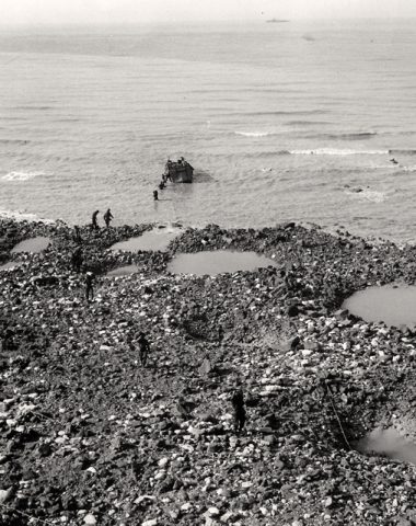 Les Rangers américains ont pris possession de la pointe du Hoc. Toutes ces photos sont datées du 12 et 13 juin 1944.